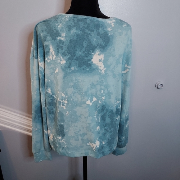 Time And Tru Size M(8-10) Aqua Tie Dye Long Sleeve Super Soft Top - Picture 4 of 6